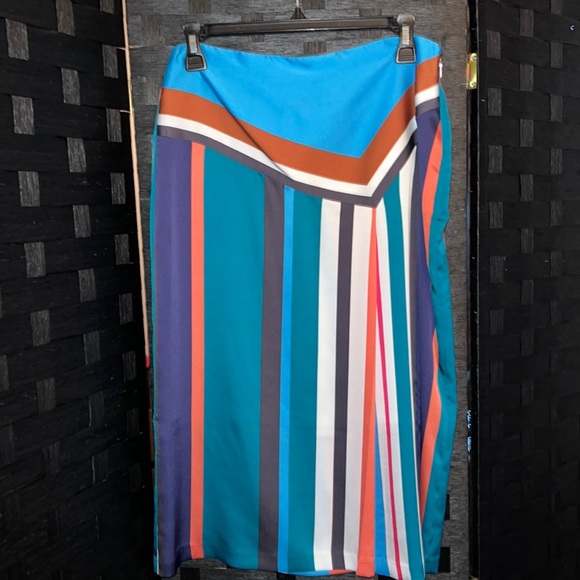 Loft Skirt Petite Multi Color Size 2. EUC. - Picture 6 of 17